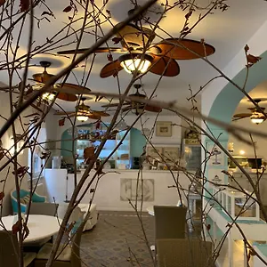 https://elena-noli.hotelitalianriviera.com